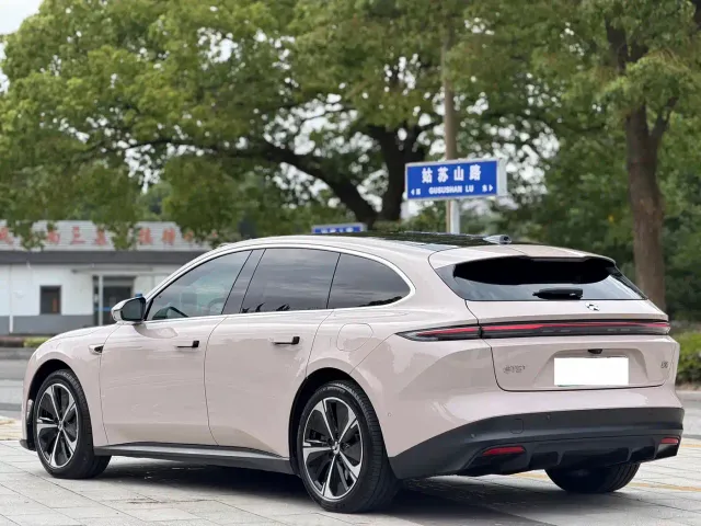 Nio ET5 Touring — Фото автомобиля 14