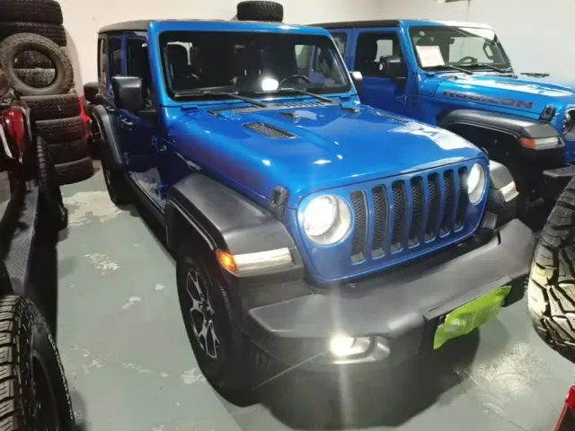 Jeep Wrangler — Фото автомобиля 3