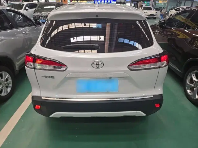 Toyota Corolla Cross — Фото автомобиля 3