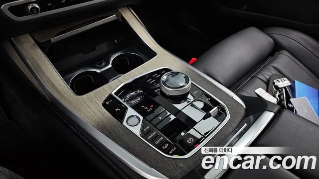 BMW X7 — Фото автомобиля 9