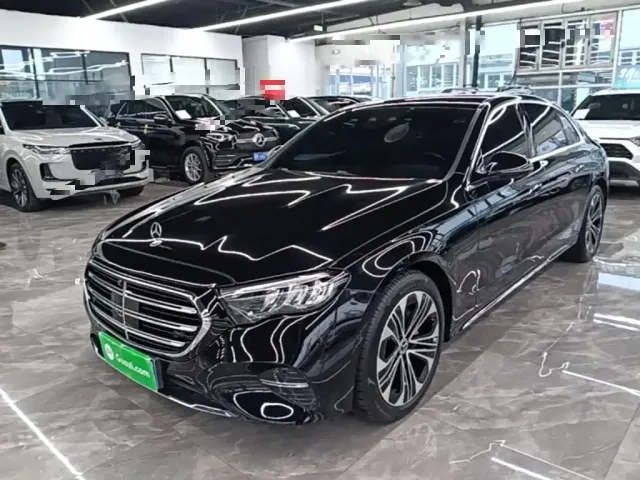 Фотография автомобиля — Mercedes-Benz E-Class