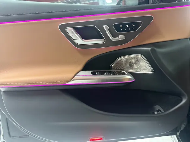 Mercedes-Benz E-Class — Фото автомобиля 4