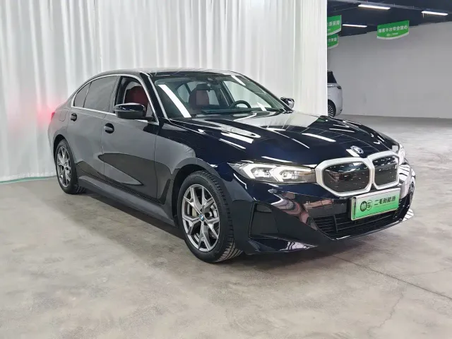BMW i3 — Фото автомобиля 3