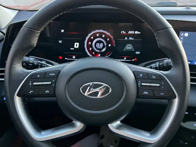 Hyundai Elantra — Фото автомобиля 12