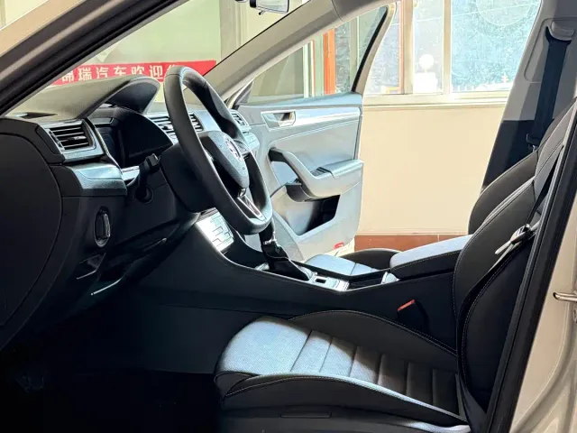 Skoda Superb — Фото автомобиля 13