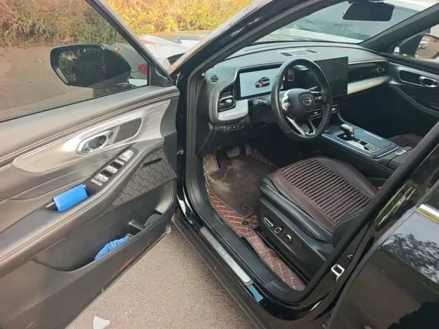 GAC Trumpchi GS8 — Фото автомобиля 15