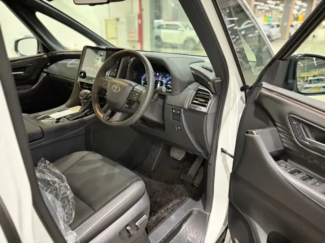 Toyota Alphard — Фото автомобиля 5
