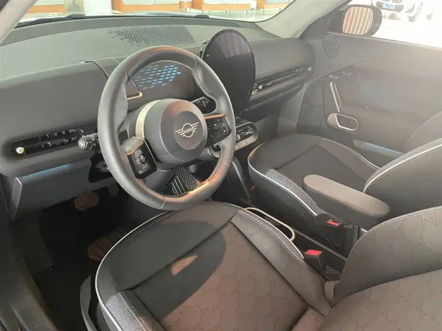 MINI Electric MINI ACEMAN — Фото автомобиля 4