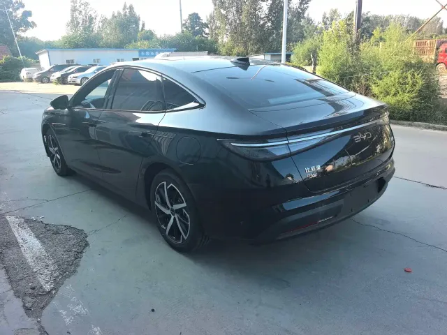 BYD Seal 07 DM-i — Фото автомобиля 8