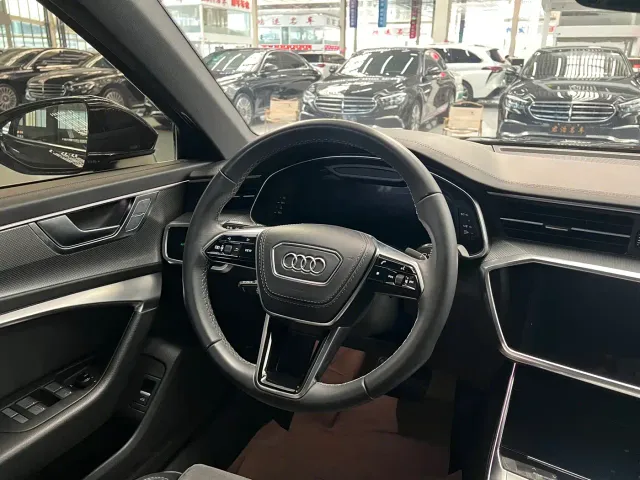 Audi A6L — Фото автомобиля 9