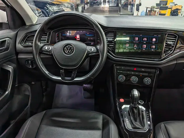 Volkswagen T-Roc — Фото автомобиля 13