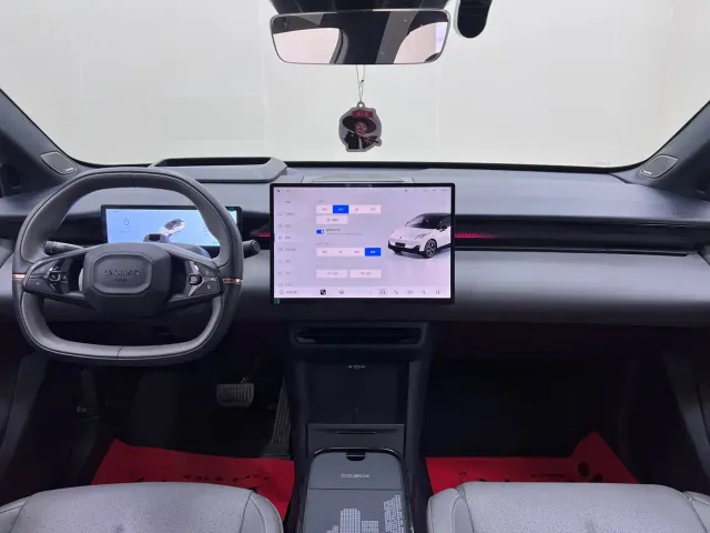 Lynk & Co Z20 — Фото автомобиля 21