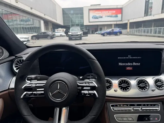 Mercedes-Benz E-Class — Фото автомобиля 9