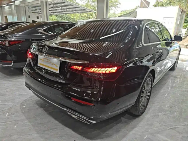 Mercedes-Benz E-Class — Фото автомобиля 6