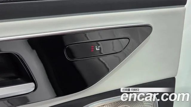 Mercedes-Benz E-Class — Фото автомобиля 16