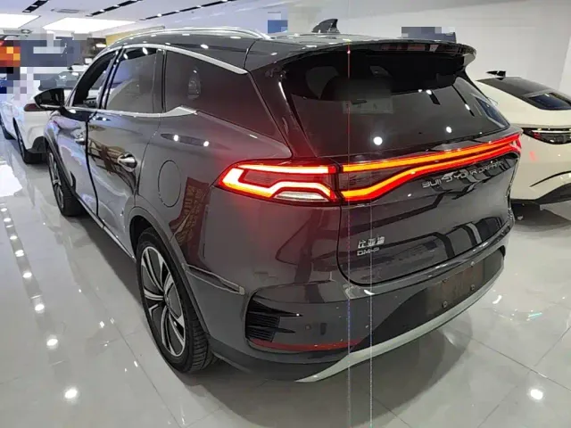 BYD Tang — Фото автомобиля 4
