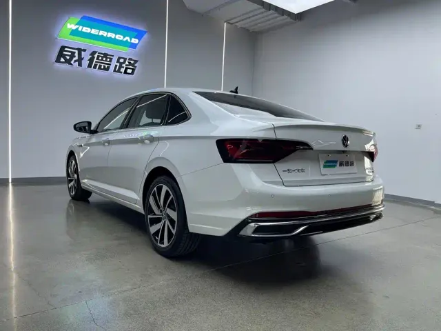 Volkswagen Sagitar — Фото автомобиля 10