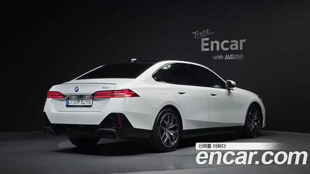 BMW 5-Series — Фото автомобиля 2