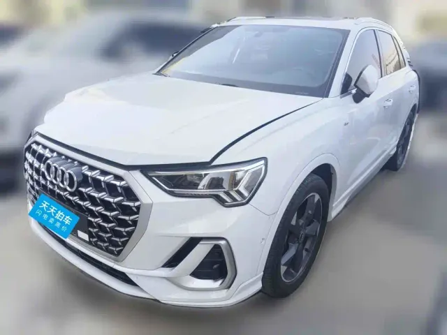 Фотография автомобиля — Audi Q3