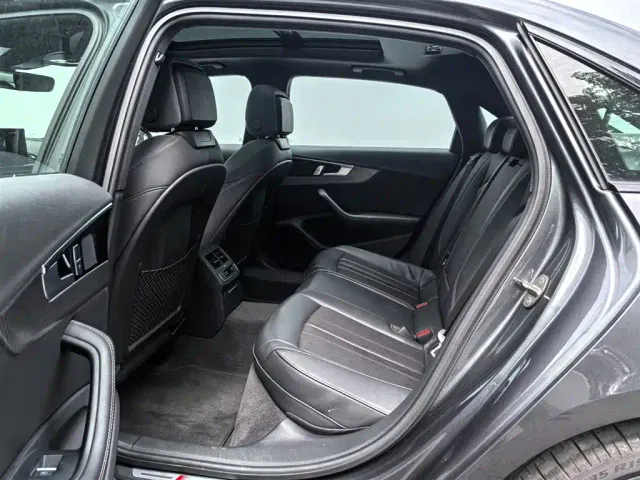 Audi A4L — Фото автомобиля 14