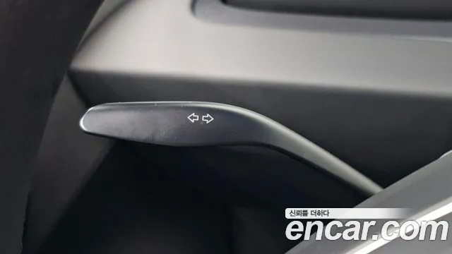 Tesla Model 3 — Фото автомобиля 22