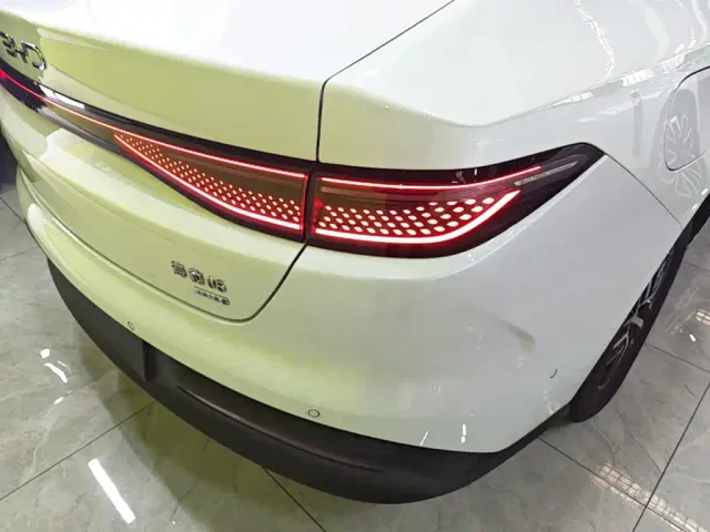 BYD Seal 05 DM-i — Фото автомобиля 7