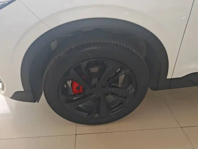Geely Binyue — Фото автомобиля 22