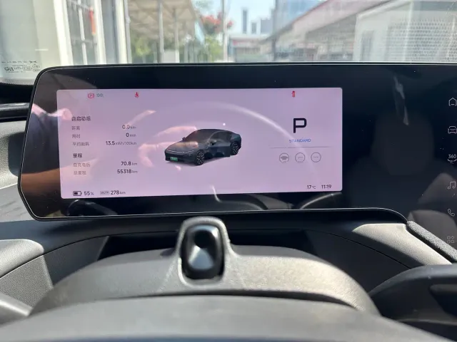 Xpeng P7 — Фото автомобиля 8