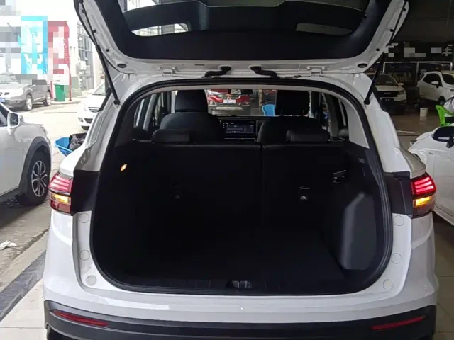 Geely Binyue 2025 1.5L CVT Super Edition MAX — Фото автомобиля 18