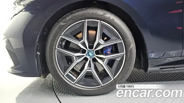 BMW i5 G60 — Фото автомобиля 5