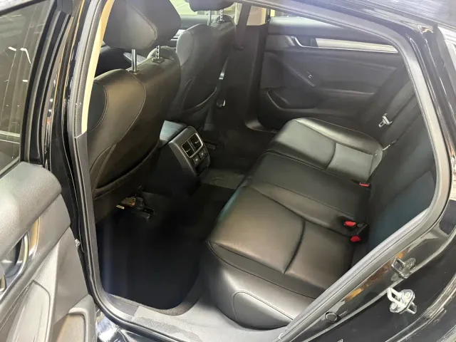 Honda Accord — Фото автомобиля 12