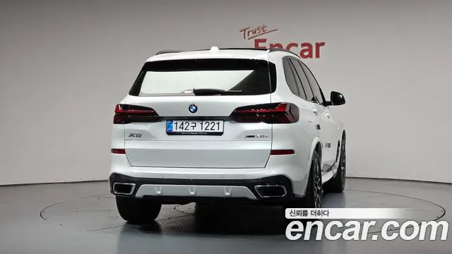 BMW X5 — Фото автомобиля 3