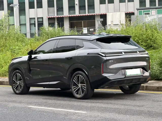 Lynk & Co 08 EM-P — Фото автомобиля 3