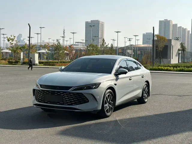 Фотография автомобиля — BYD Qin L