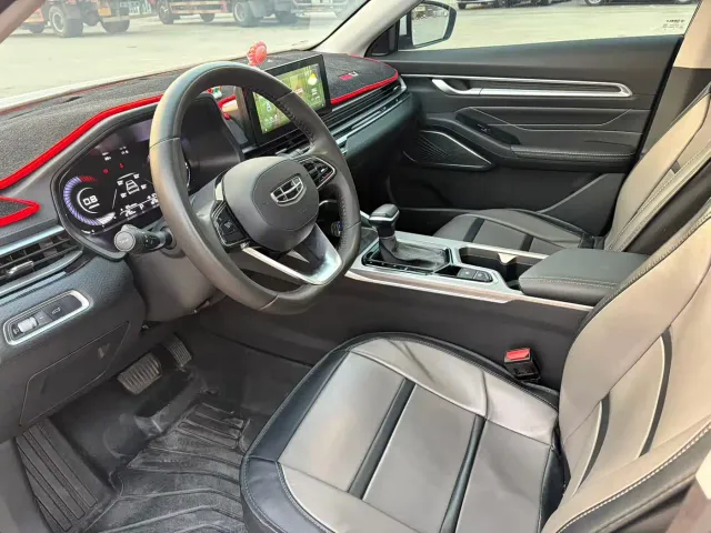 Geely Emgrand — Фото автомобиля 6
