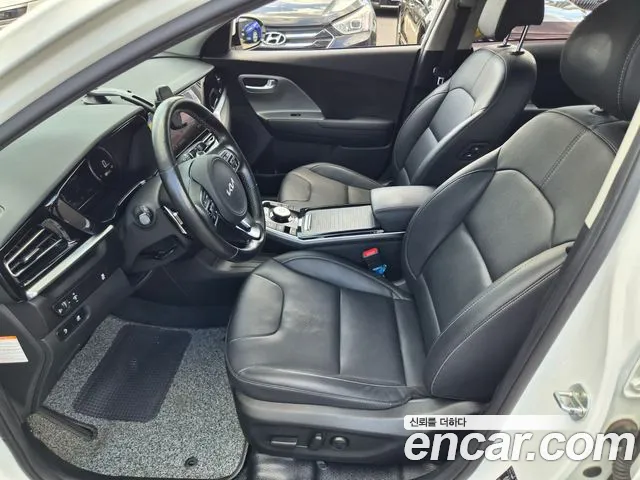 Kia Niro Niro Plus Air (Такси) — Фото автомобиля 9