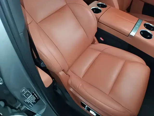 Li Auto L8 — Фото автомобиля 24