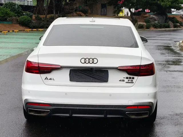 Audi A4L — Фото автомобиля 14