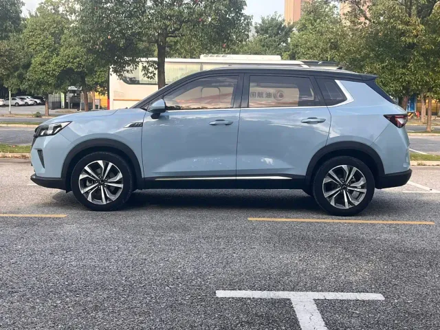 Wuling Asta — Фото автомобиля 3