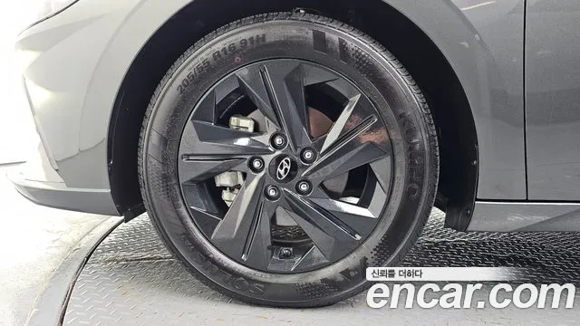 Hyundai AVANTE Avante (CN7) — Фото автомобиля 5