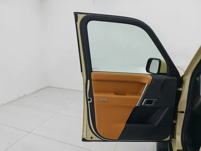 iCAR iCAR V27 2026 200KM AWD Falcon 500 — Фото автомобиля 18