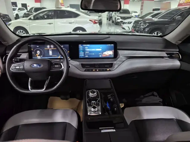 Ford Lingyu — Фото автомобиля 5