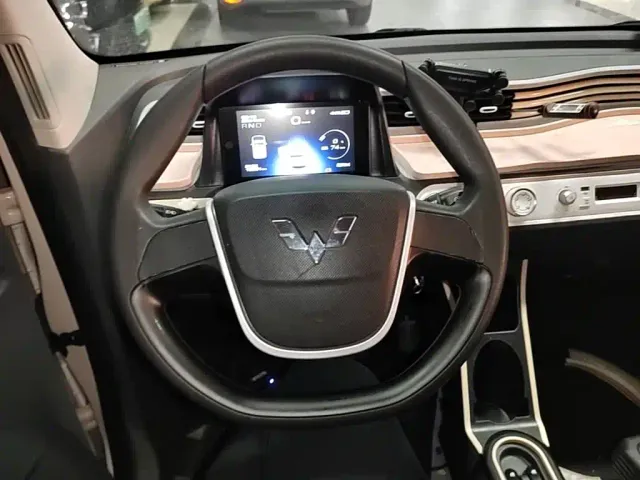 Wuling Hongguang Mini EV — Фото автомобиля 10