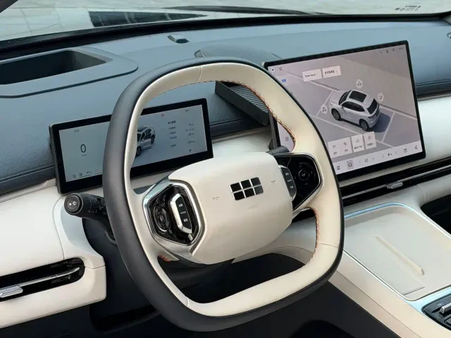 Geely Galaxy Starship 7 EM-i — Фото автомобиля 4