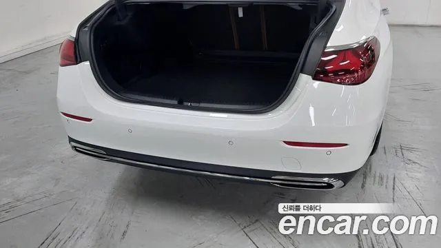 Mercedes-Benz E-Class W214 — Фото автомобиля 11