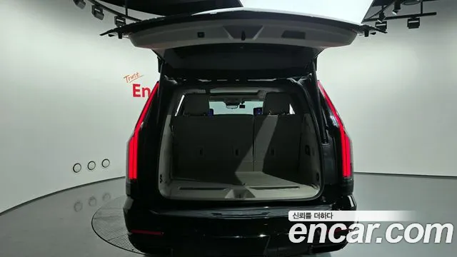 Cadillac Escalade Generation 5 — Фото автомобиля 17
