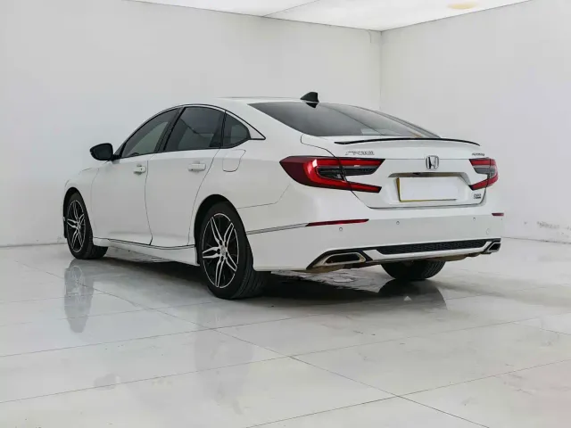 Honda Accord — Фото автомобиля 4