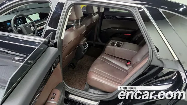 Hyundai Grandeur Grandeur (GN7) 2.5 Бензин 2WD — Фото автомобиля 11