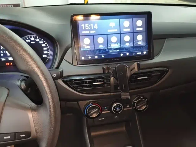 Hyundai Elantra — Фото автомобиля 12