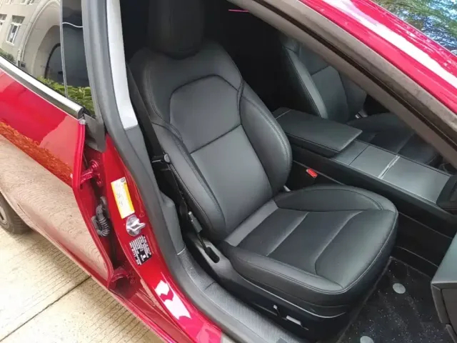 Tesla Model 3 — Фото автомобиля 24